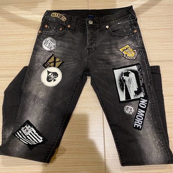 🆕 True Religion Patch Jeans Rocco